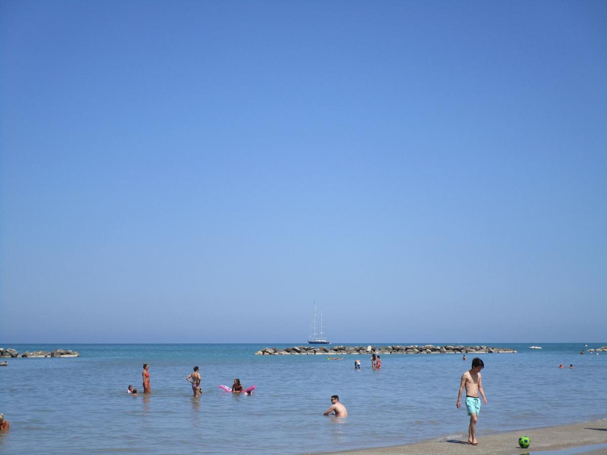 Albergo Primavera Senigallia Kültér fotó